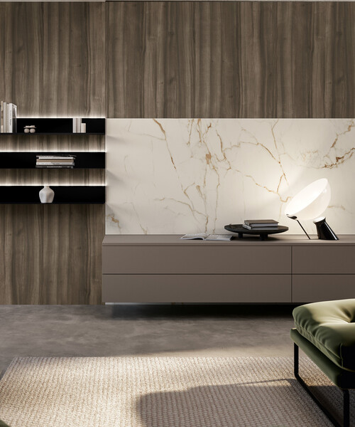 Salón moderno con muebles a medida de la colección Cloe de Arredo3